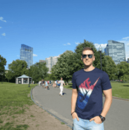 Иван Иванов