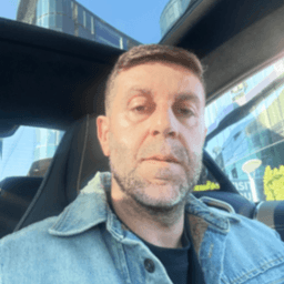 Антон Любенов